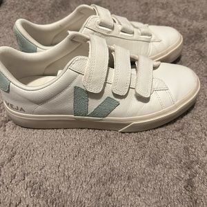 Women’s white Velcro veja leather sneakers size 9